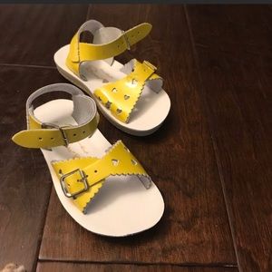 Brand New Size 7 Saltwater Sandals